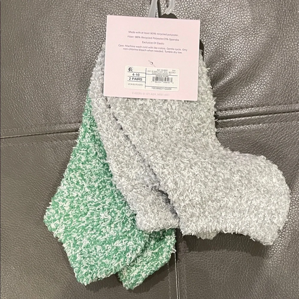 Auden Fuzzy Green and Gray Socks